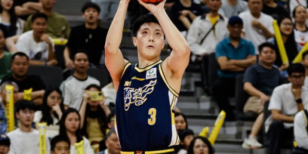 九游娱乐-男篮输球揪出两大罪人！两位国手合计14投仅3中，杜锋看不到争冠|广东男篮|胡明轩|徐杰|客场|萨姆纳_新浪体育_新浪新闻