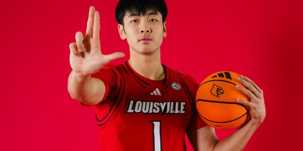电竞-恭喜！中国男篮19岁2米03新星加入路易斯维尔：下一步冲击NBA？|路易斯维尔大学|张博源|NCAA|赛季|名校_新浪新闻